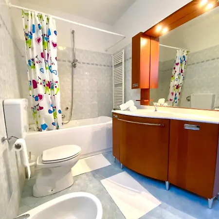Apartment Romantic In Lake District Angera
