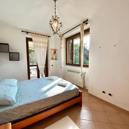 Apartment Romantic In Lake District Angera