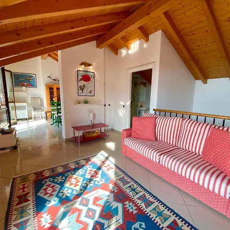 Romantic In Lake District Apartment Angera